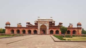 Sikandra – Burial place of Akbar | RitiRiwaz